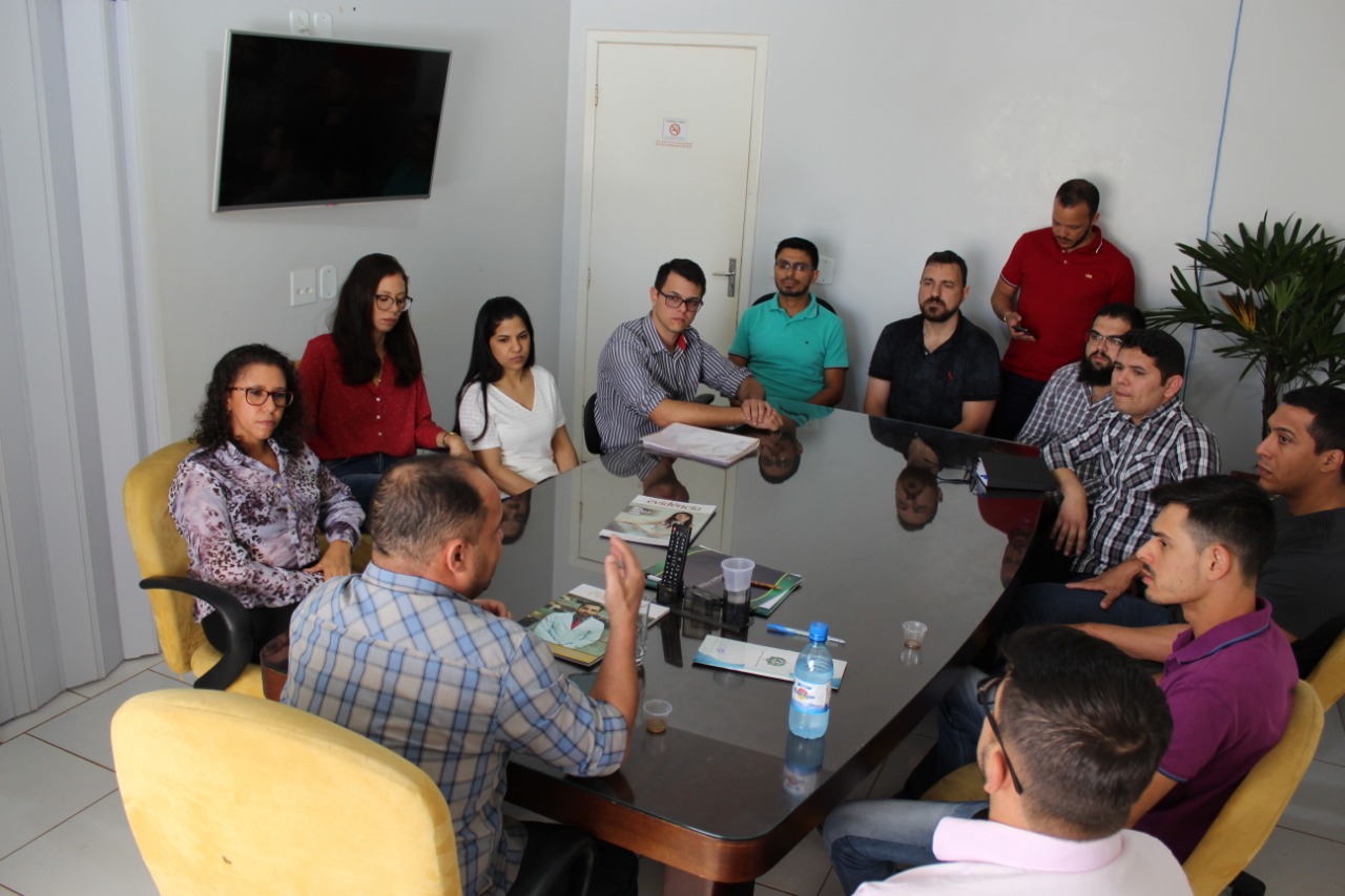 Presidente Ronildo Macedo comemora alto nível técnico dos novos concursados da Câmara de Vilhena